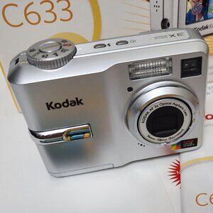 Kodak Digital Camera EasyShare C633 6.1MP Shown Tested/Cracked Screen
